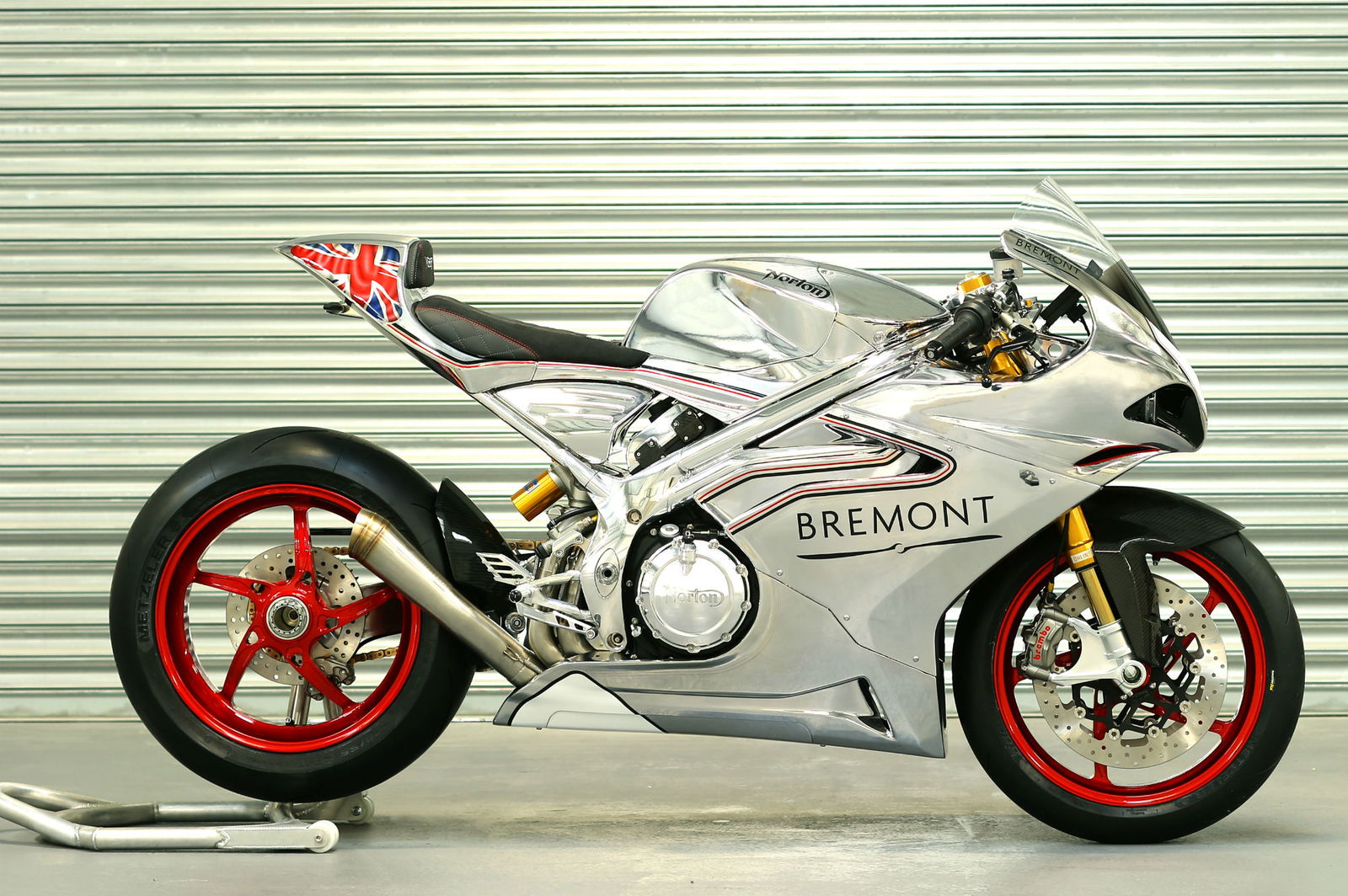Revealed: new Norton V4 SS and V4 RR